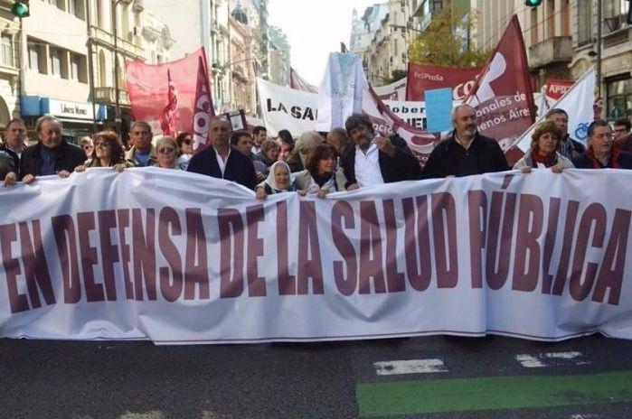 Como los docentes, los médicos le piden a Vidal que convoque a paritarias