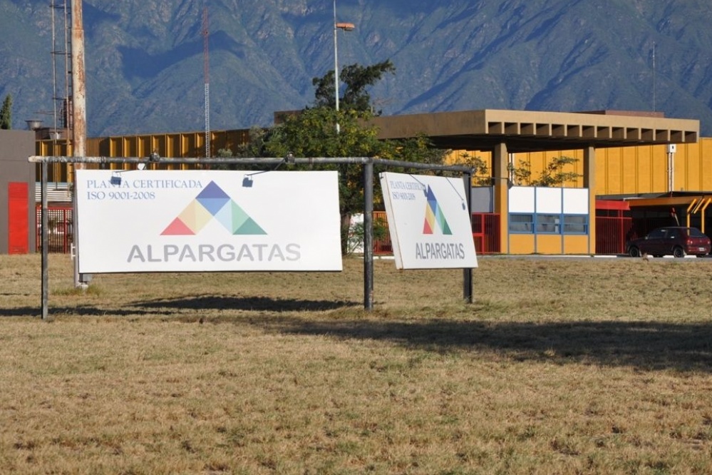 Otros 30 empleados firmaron el retiro voluntario en Alpargatas
