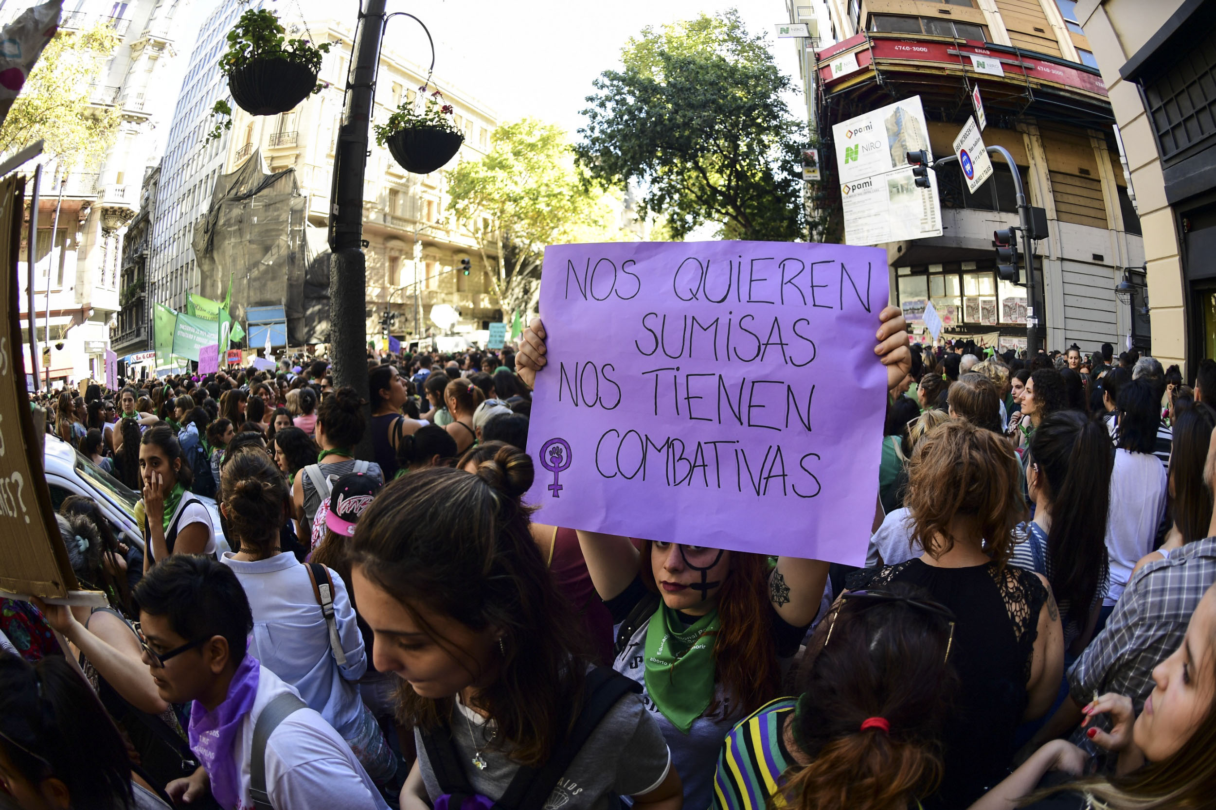 Mujeres de todas las centrales sindicales marcharon en unidad