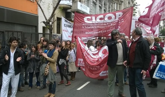 Los médicos van al paro y se generaliza el conflicto laboral bonaerense