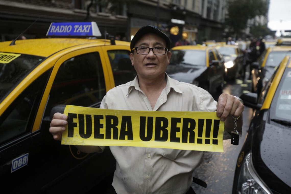 Los tacheros volverán a pedir el retiro definitivo de Uber