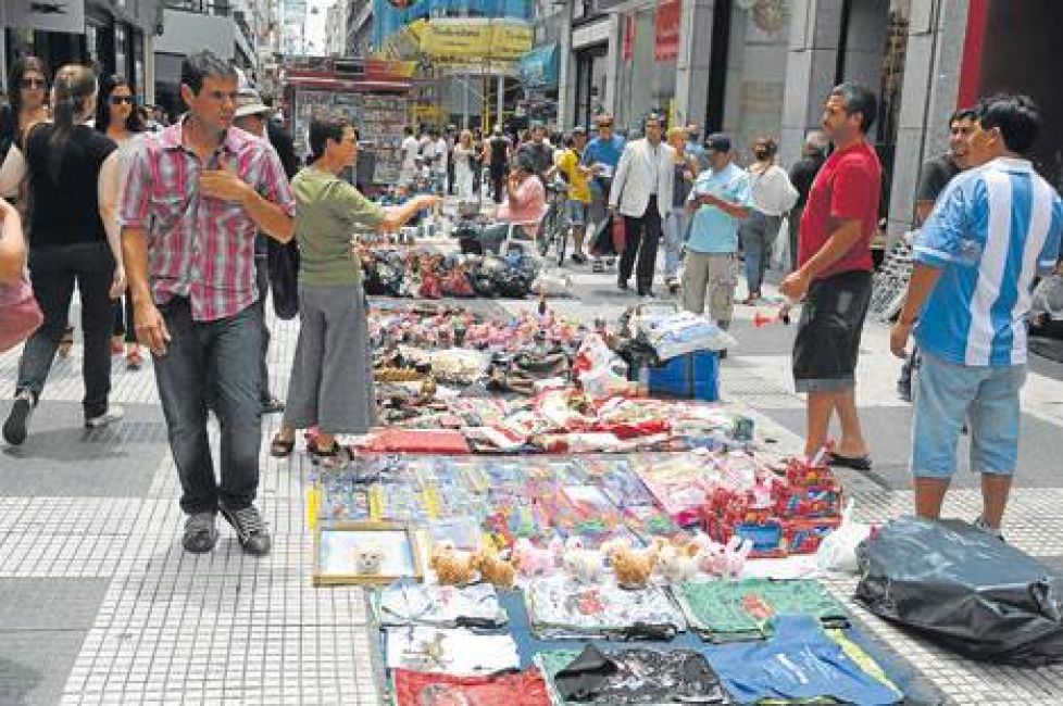 Se precariza el mercado laboral: más monotributistas y menos asalariados