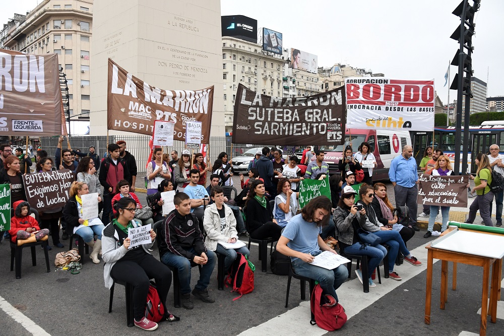 Clase pública en el Obelisco para rechazar el techo salarial de Vidal