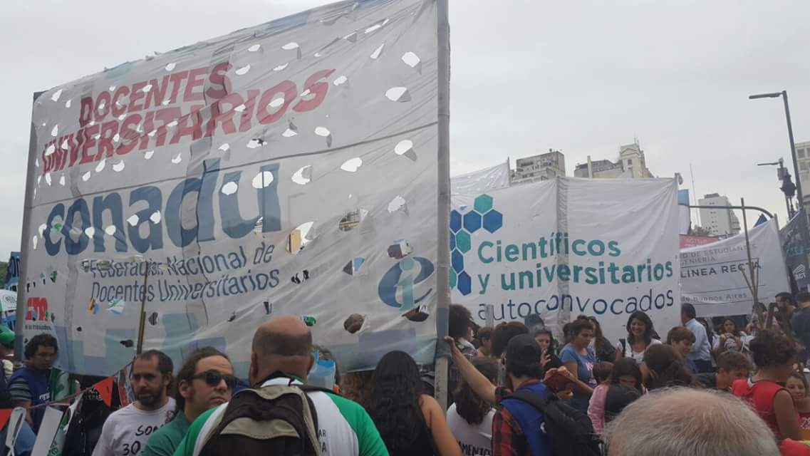 Docentes Universitarios ratificaron el paro de 48 horas por un incremento salarial del 25%