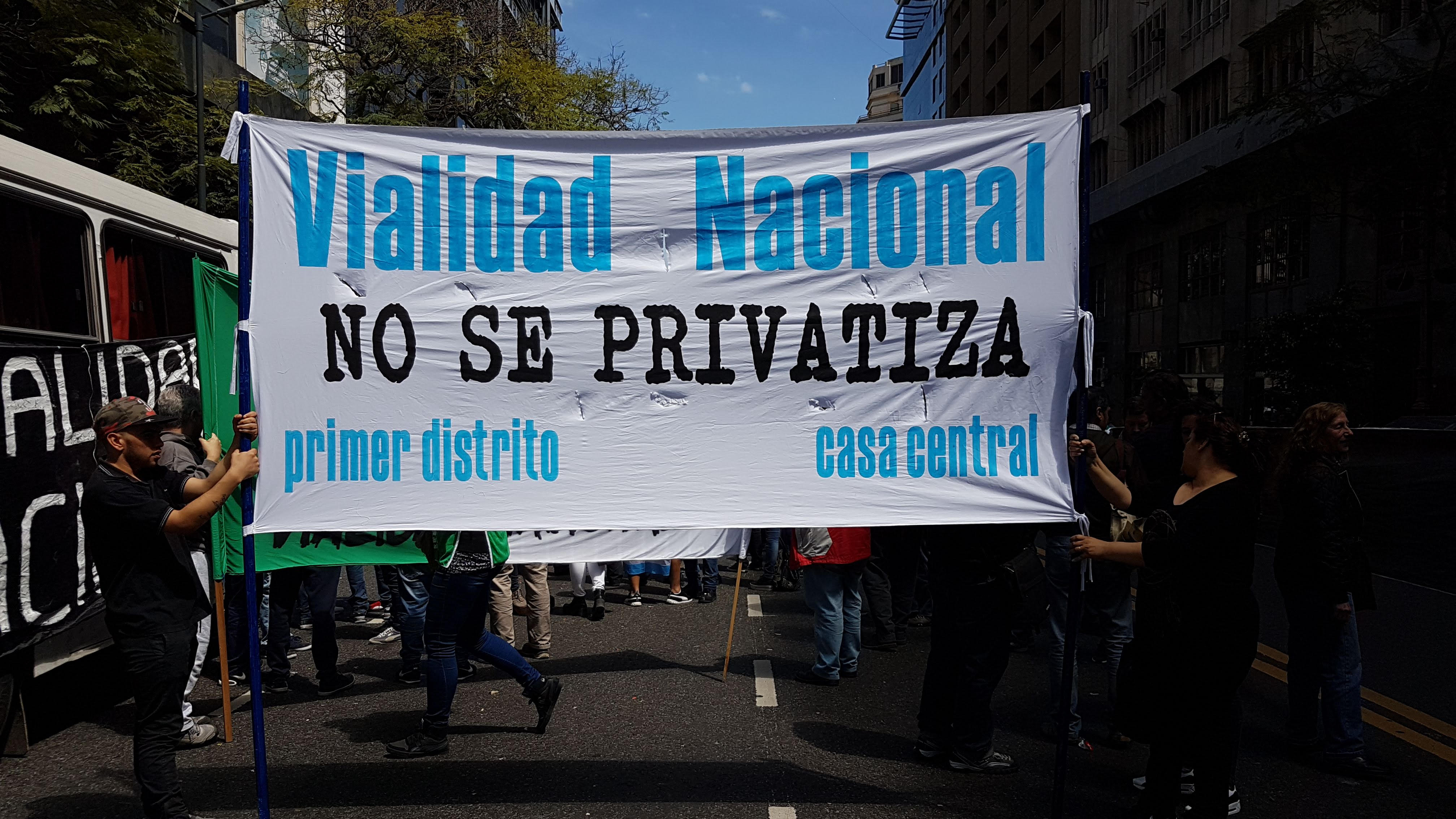 Alerta y movilización en Vialidad Nacional por despidos y el cierre de escuelas técnicas