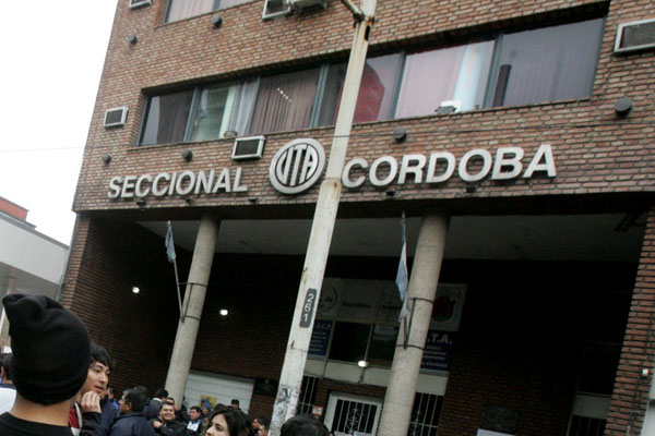 La UTA prepara la «normalización» de la seccional Córdoba y busca proscribir a los delegados