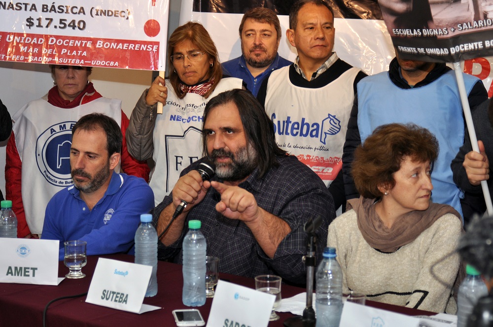 Vidal sigue sin llamarlos y los docentes van a una nueva huelga el 23 de mayo