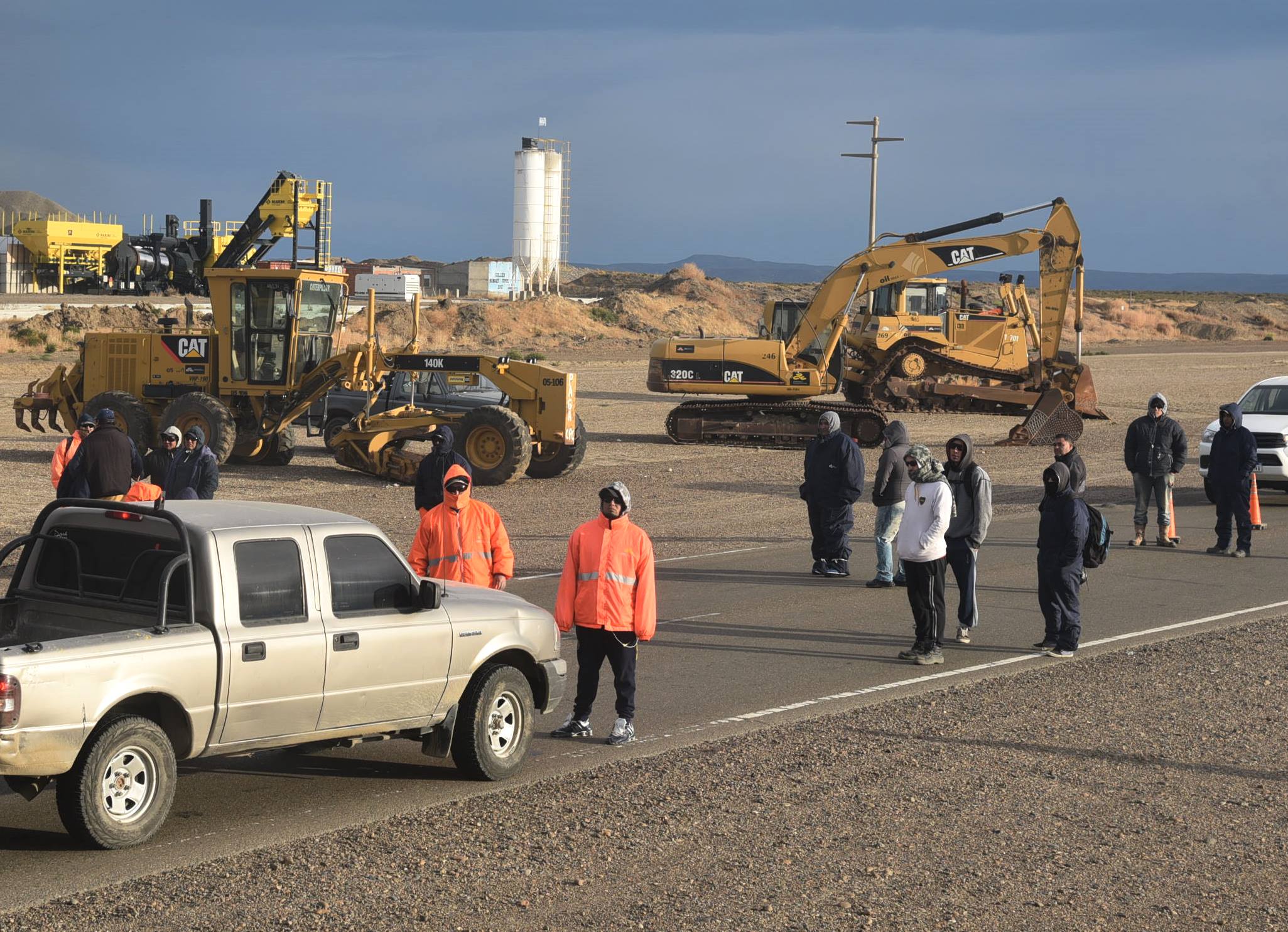 Despedidos de la constructora CPC cortaron la Ruta 3 en reclamo de 8 quincenas adeudadas