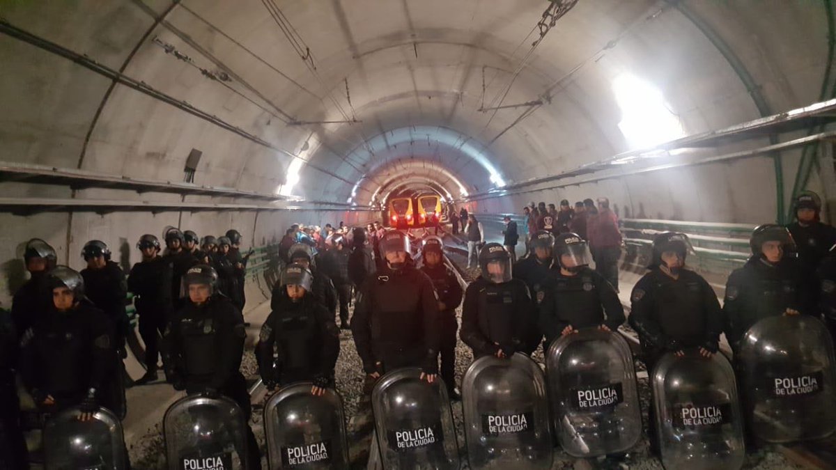 Urgente: Larreta mandó a reprimir a los trabajadores del Subte