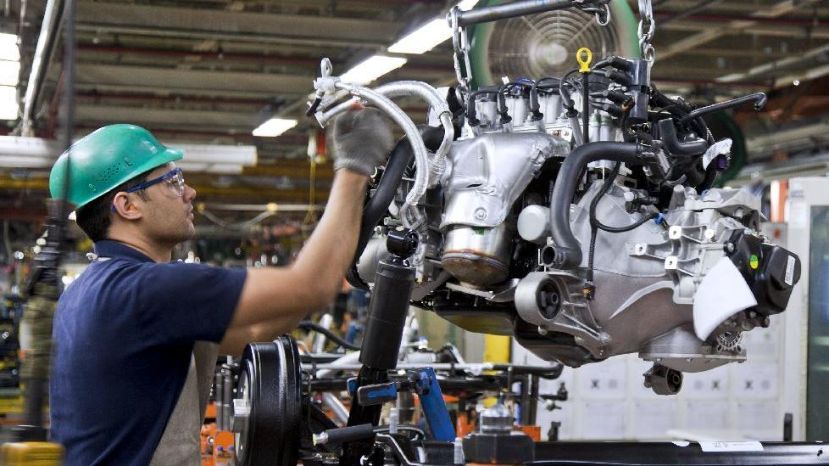 Por la huelga de camioneros brasileros, todas las automotrices pararán la producción una semana por falta de piezas