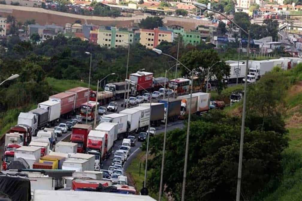 Brasil en crisis por paro de camioneros