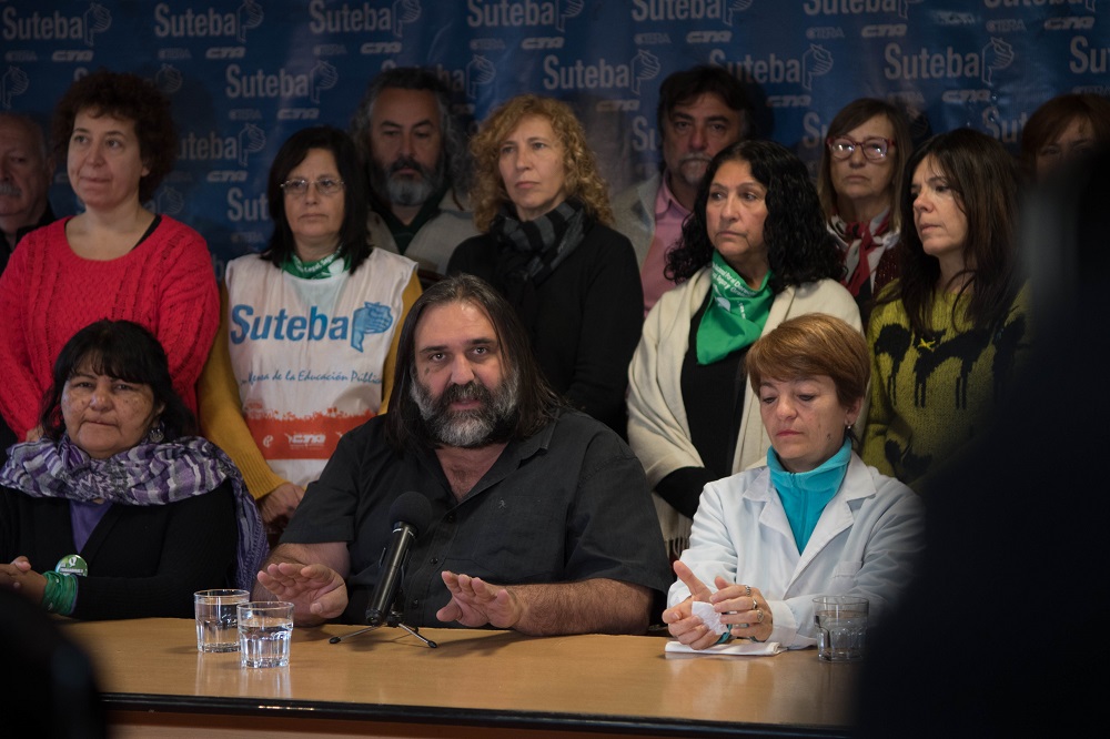 Ignorados por Vidal, los docentes realizarán un banderazo frente a la casa de la Provincia