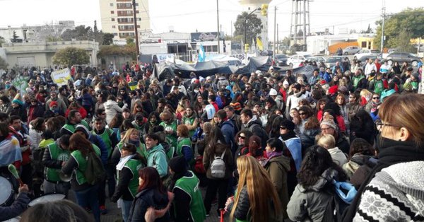 Se profundiza el conflicto y se multiplican las tomas de edificios públicos en Chubut