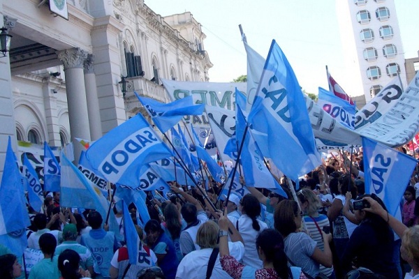 Los docentes privados marcharán a Plaza de Mayo en defensa del modelo de empleo y producción
