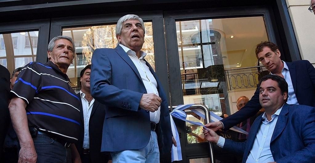 Triaca le dice a Moyano que tiene que pagar y que «no hay espacio para la impunidad»