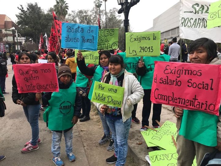 Tabacaleros protestaron por el recorte de los subsidios a los temporarios