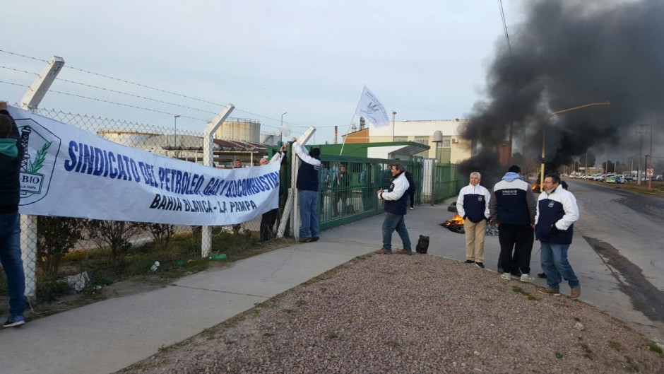 Ratifican más de 120 despidos en la refinería de Bahía Blanca