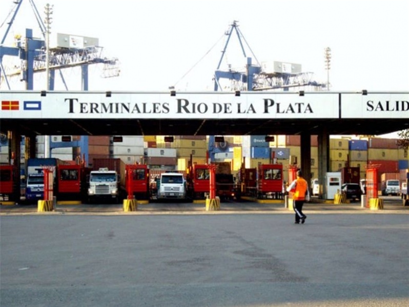 Preventivo de Crisis y temor por despidos masivos en el puerto de Buenos Aires