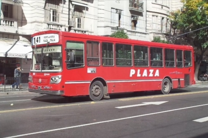 Paro por tiempo indeterminado en las líneas de colectivos 141 y 36