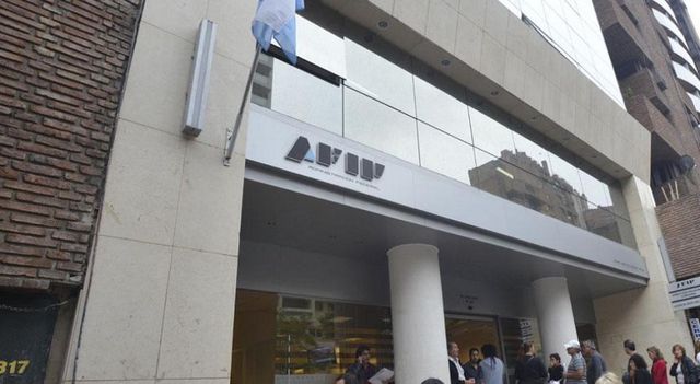 La AFIP oficializó el recorte salarial a sus empleados