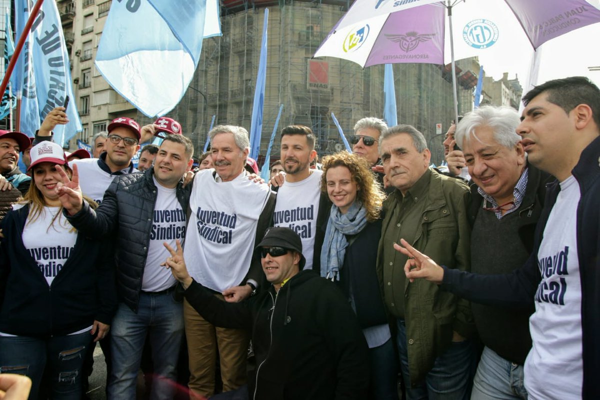 Tras cobijarlo en Azopardo, Schmid y la Juventud Sindical marcharon con el triunvirato de San Cayetano