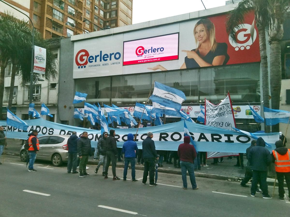 Despidos y protestas en Gerlero, una histórica cadena comercial rosarina