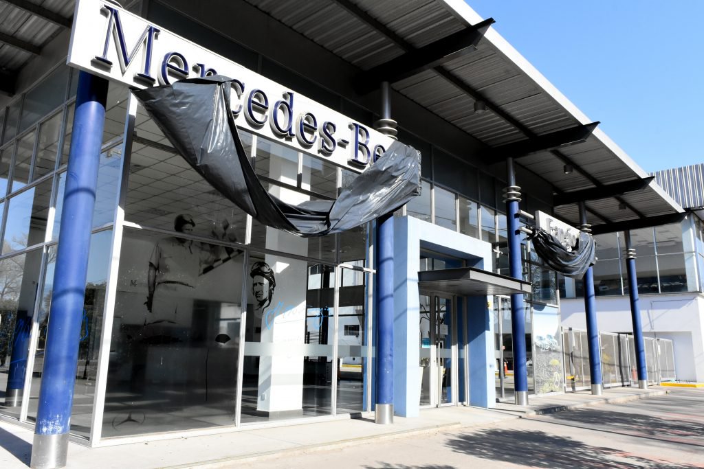Mercedes Benz también cierra una concesionaria en Mar del Plata
