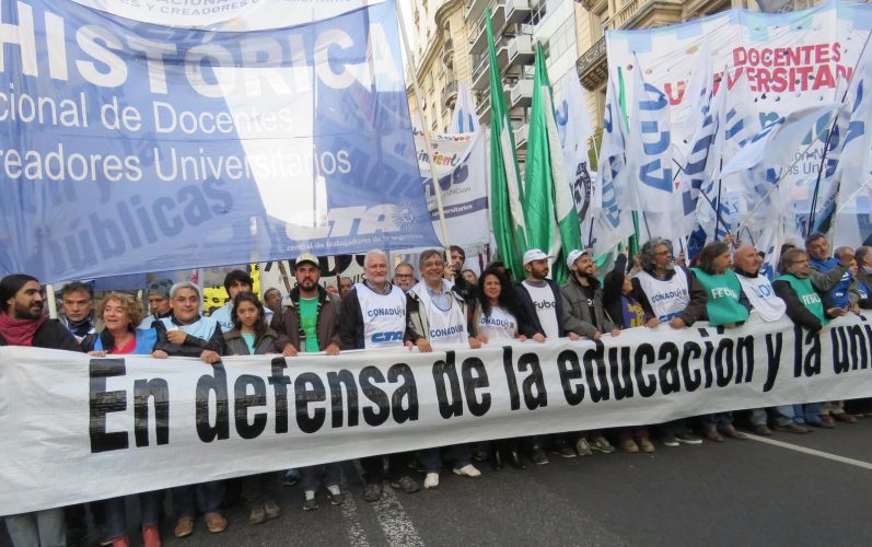 Empieza otra semana con las universidades paralizadas