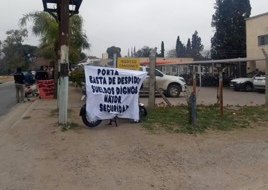 Amenazas y 40 «despidos hormiga» en la fábrica de alcoholes y bioetanol Porta Hermanos