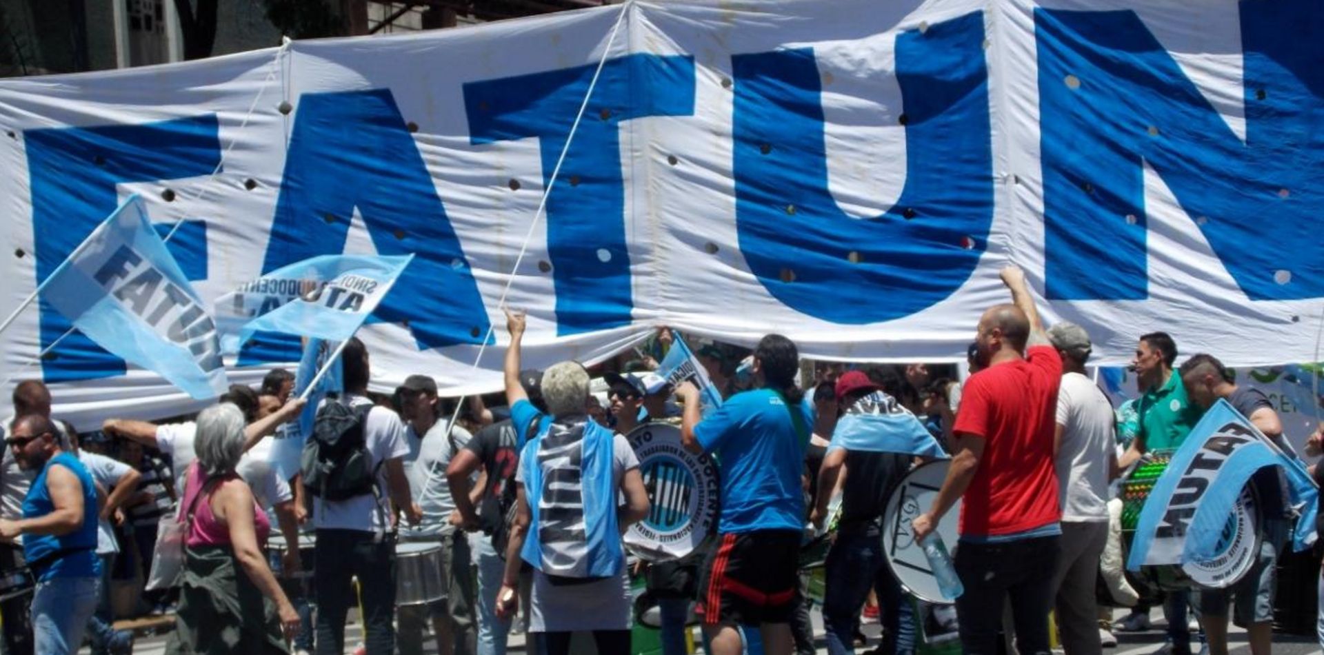 Con una suma fija, no docentes universitarios maquillan el 15%