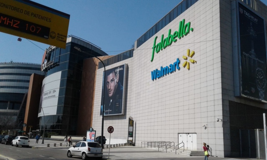 Larreta manda a custodiar los Walmarts para que los trabajadores no los tomen al ser despedidos