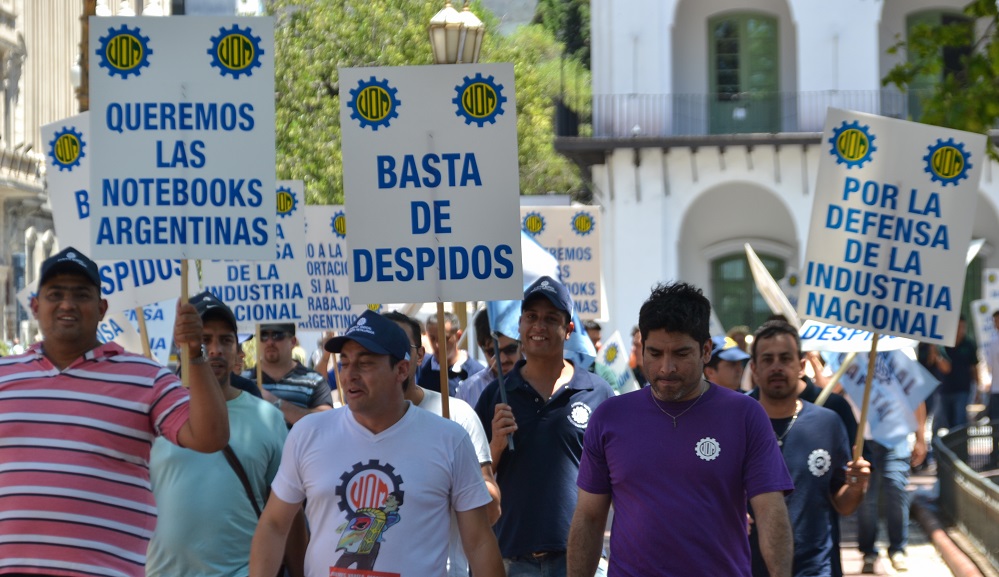 En agosto hubo 6233 despidos, principalmente en industrias