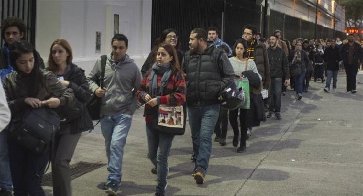 Subió el desempleo y ya araña los dos dígitos