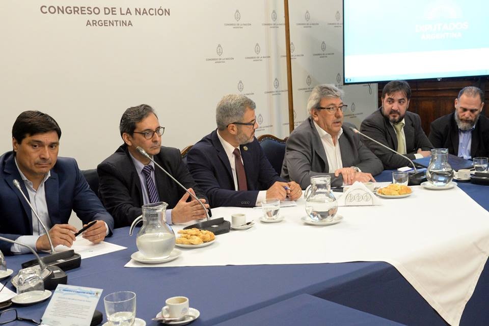 Hasta el sindicalismo macrista criticó la degradación de los ministerios de Trabajo y Salud