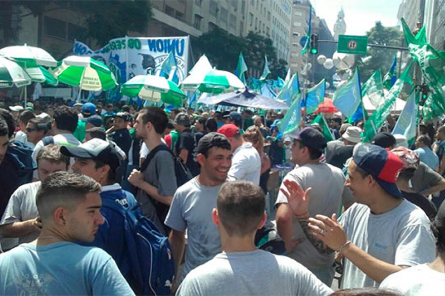 Con el fantasma de la posible detención de Pablo, Camioneros marcha para reabrir sus paritarias