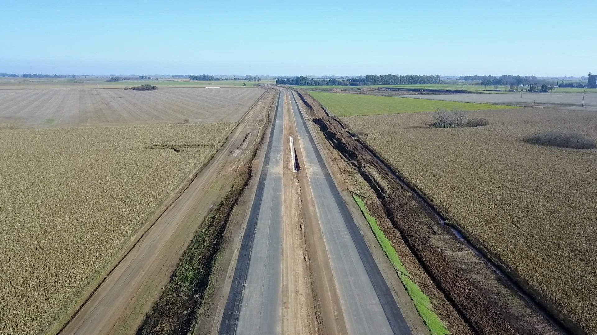 Se paralizó la obra de la autopista que unirá Pilar y Pergamino y hay despidos