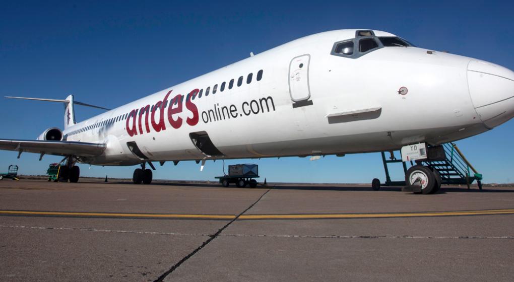 Andes cancela rutas, baja vuelos y despide el 40% de su personal