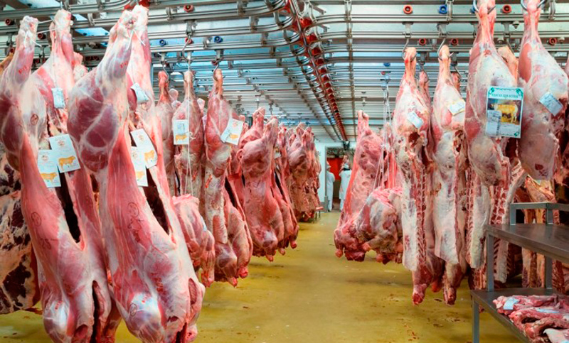 La Federación de la Carne cerró un acuerdo salarial trimestral y alcanzó el 36% en el año