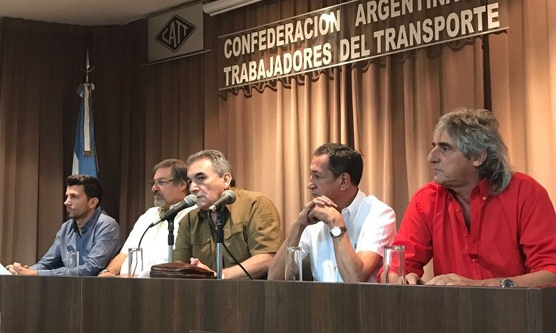 Los gremios del transporte se cortan y le plantan su agenda de protestas a la CGT