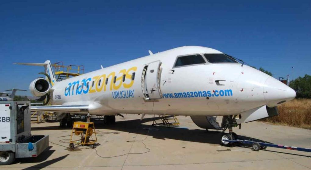 Se cae la revolución de los aviones y también aerocomercial Amaszonas recorta vuelos