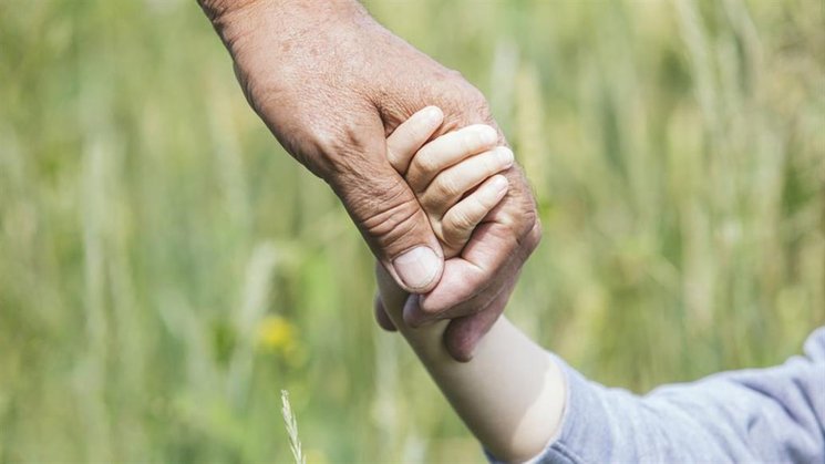 Extienden las licencias por paternidad para estatales porteños