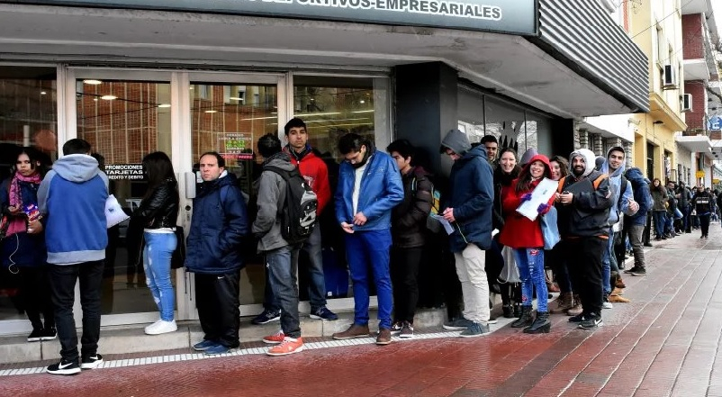 Hay 114 mil personas que buscan empleo en Mar del Plata