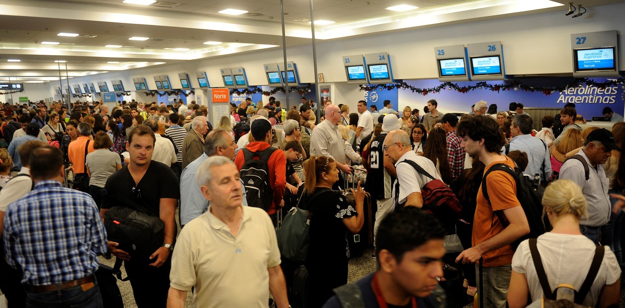 El Gobierno dictó conciliación obligatoria y le pide a los pilotos que la acaten para que mañana y el viernes haya vuelos