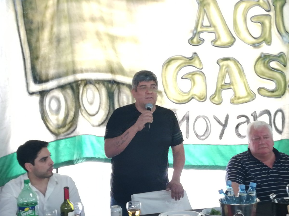Moyano dice que las empresas desconocen a la Cámara y pagan un bono de 14 mil pesos «de base»