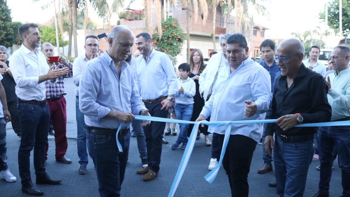 Un Frutos cada vez más amarillo se mostró con un intendente de Cambiemos