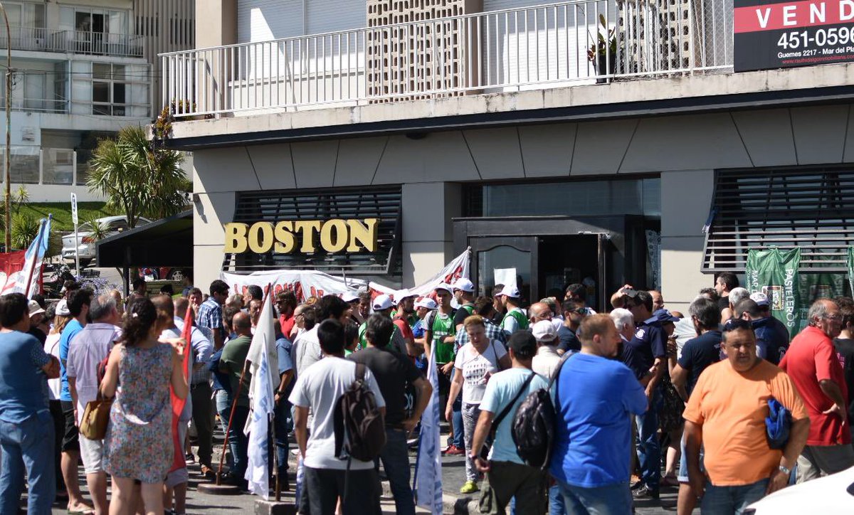 Buscan evitar el desalojo de La Boston, un emblema marplatense arrastrado por la crisis