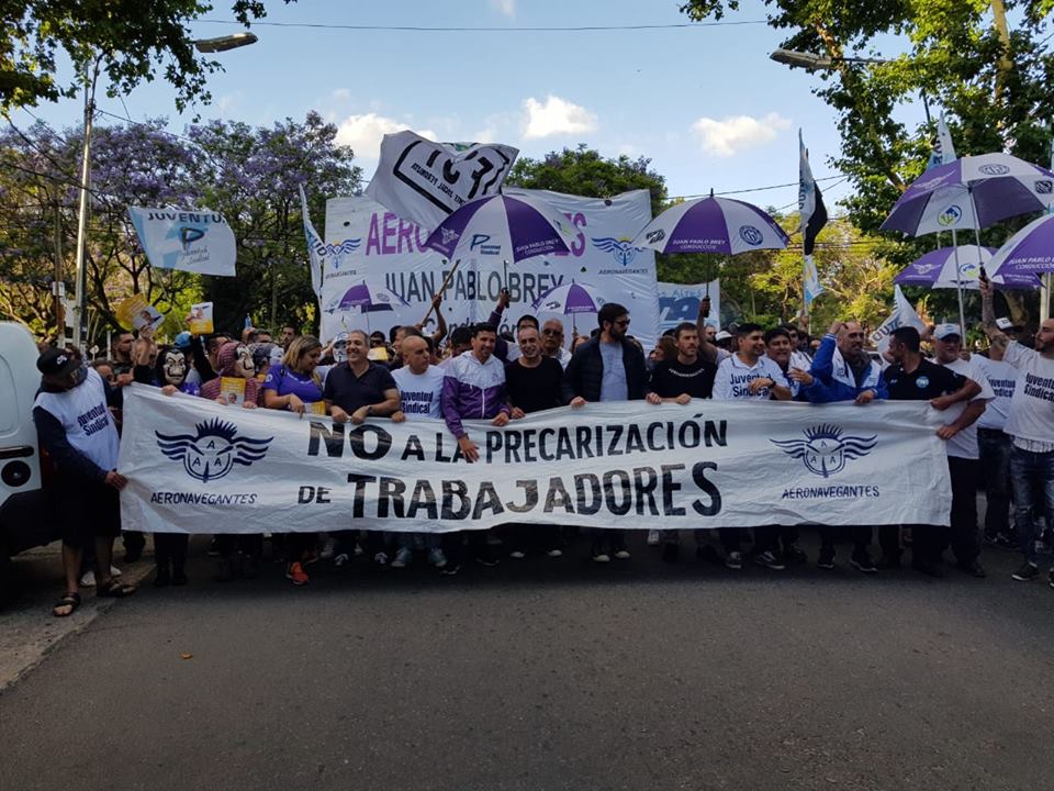 Aeronavegantes movilizan a Plaza de Mayo y denuncian la creación de gremios low cost