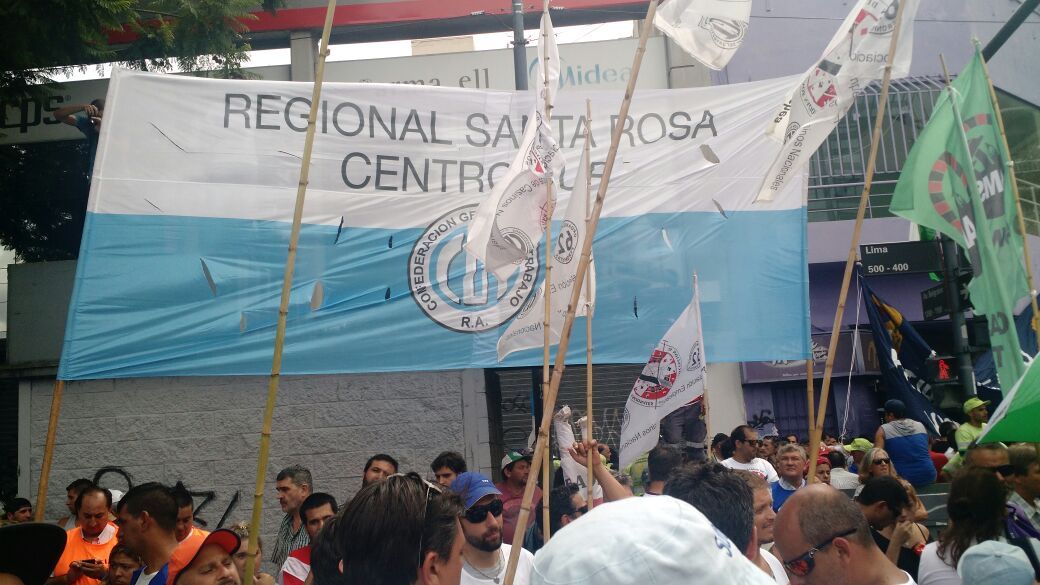 En medio de la crisis laboral, se conformó una mesa de unidad sindical en la Ruta 5