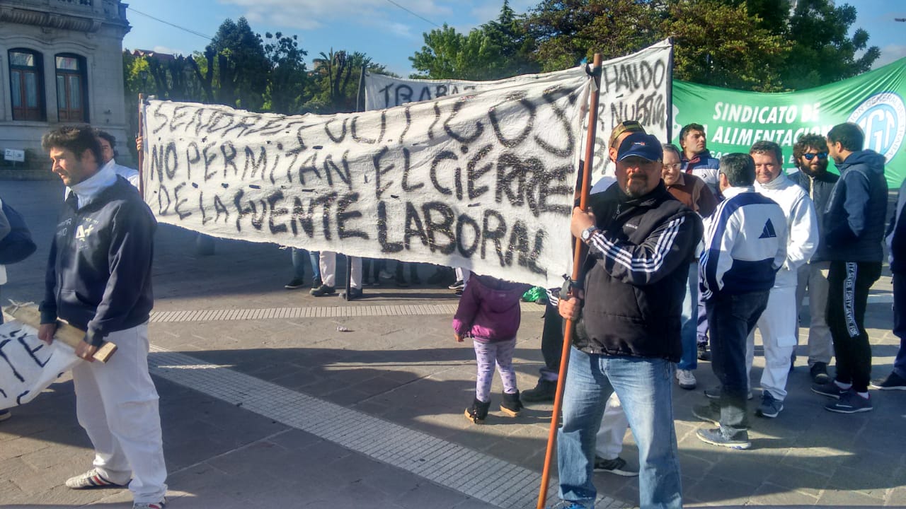 Realizaron una caravana solidaria en apoyo a empleados de Cereales 3 Arroyos