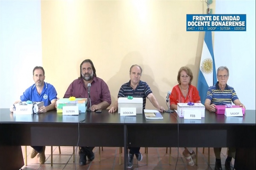 Los docentes cerraron el año recordando que Vidal paga «salarios miserables y en negro»